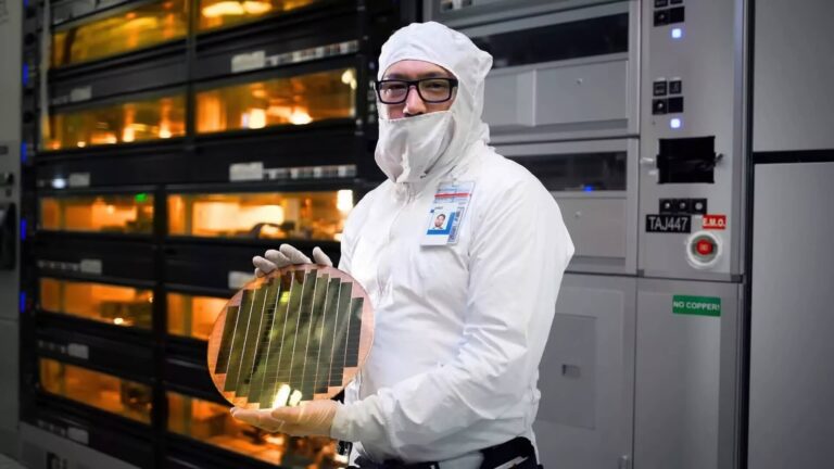 Intel đứng Trước Nguy Cơ Ngừng Tiến Trình Chip 14a Cạnh Tranh Khốc Liệt, Cắt Giảm Toàn Cầu Và Bài Toán Sống Còn Featured