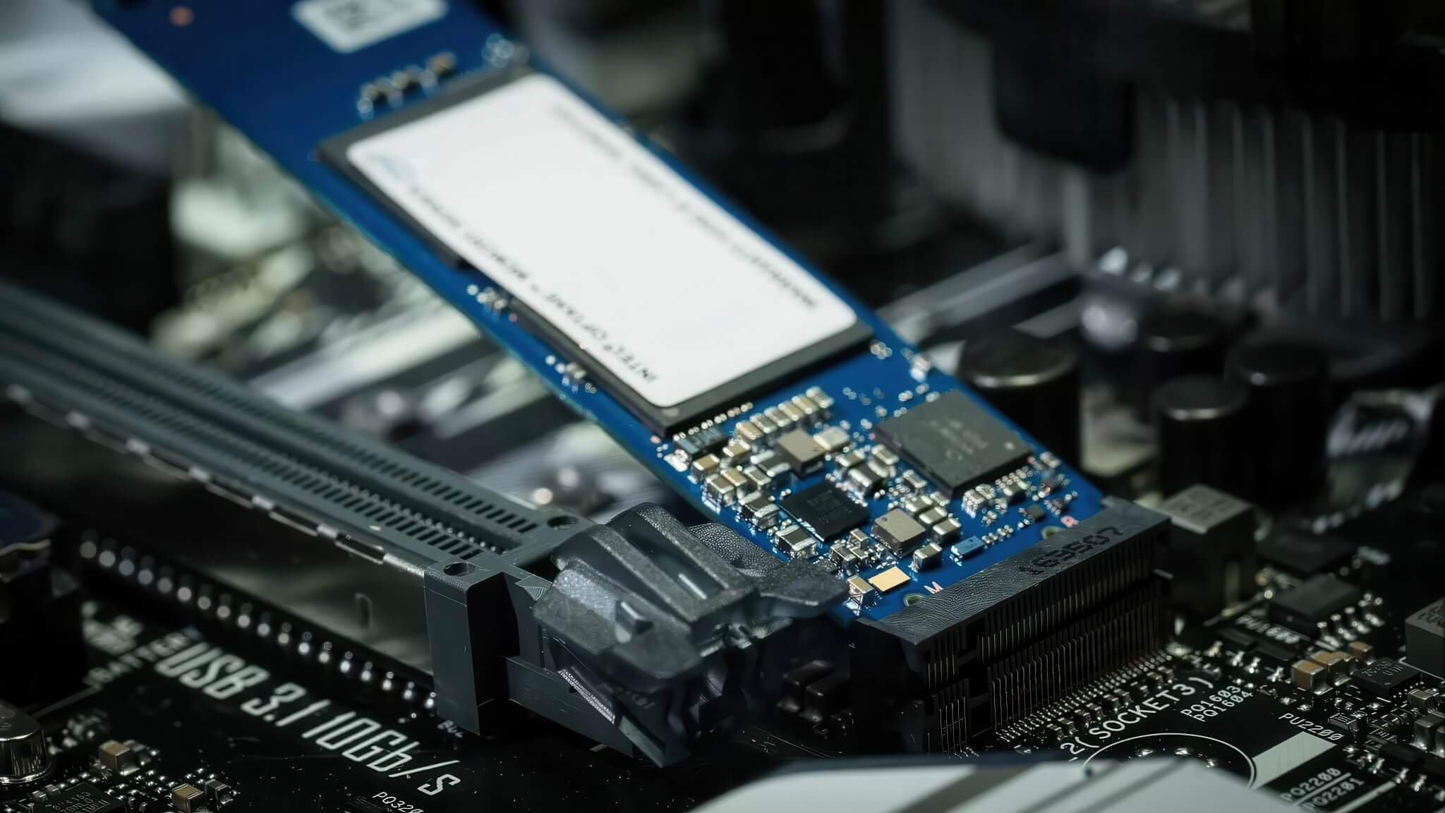 Driver AMD bị tố ghi dữ liệu vào SSD hàng trăm lần