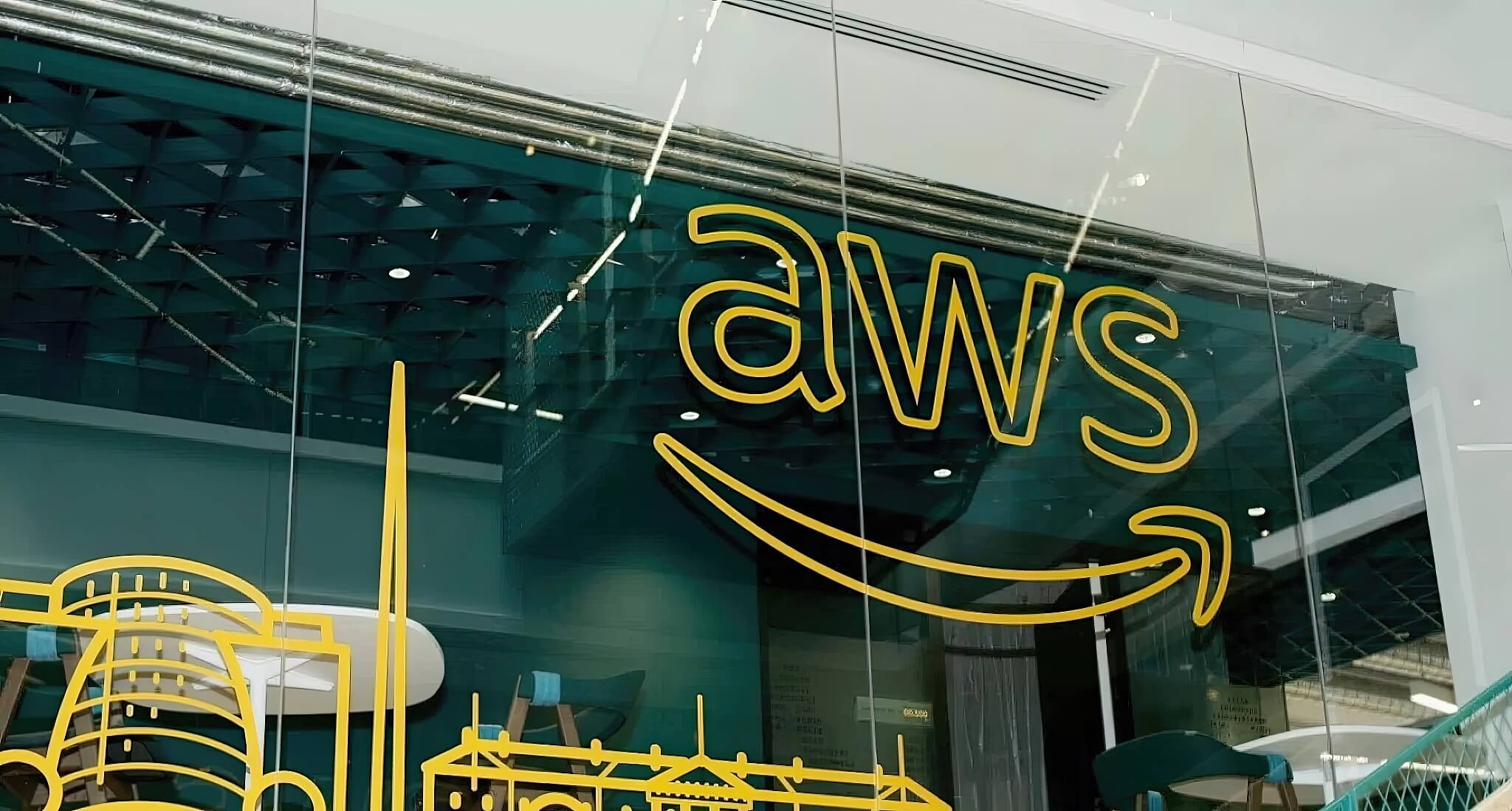 AWS AI gây sự cố hệ thống - Lời cảnh báo về sự tự mãn của máy móc