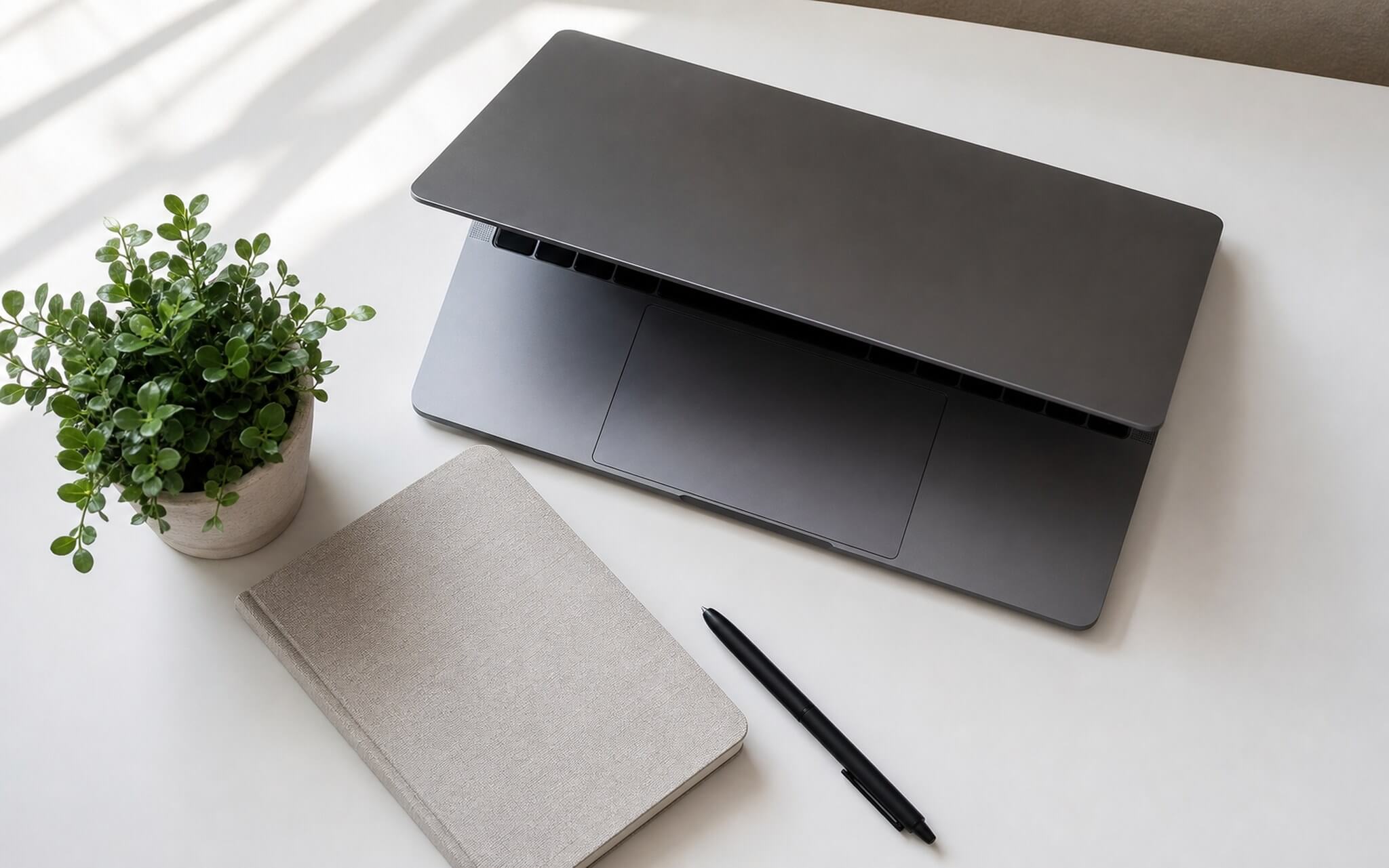 NPU laptop 2026: 45 TOPS ranh gioi AI chay offline